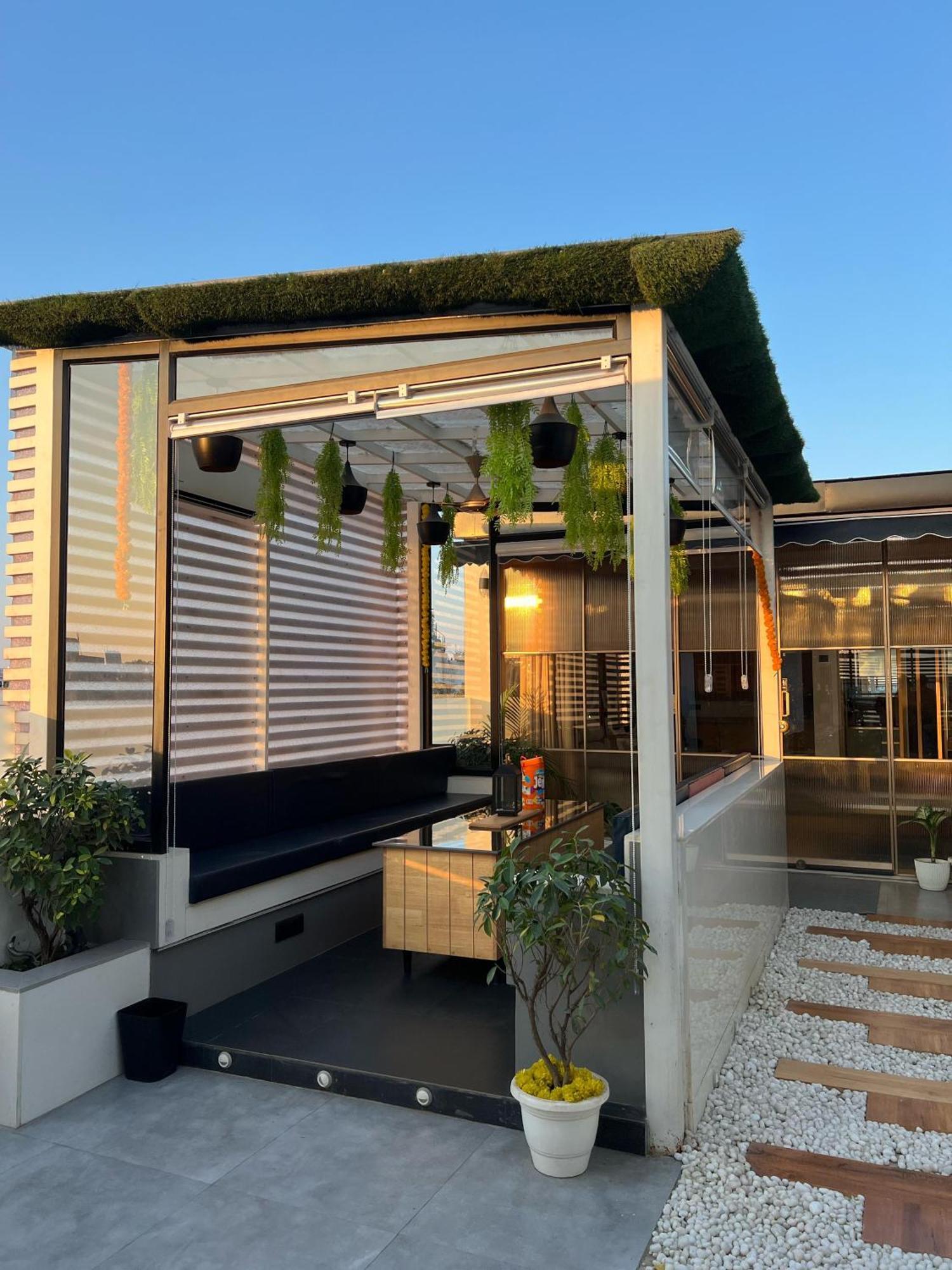 Luxurious & Private Penthouse Homestay